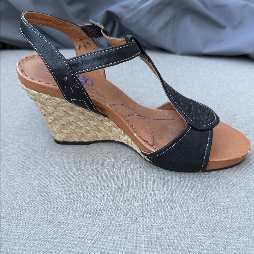 Clarks Indigo Black and Tan Wedge Sandals size 7